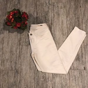 White Kensie ankle biter jeans, size 25.